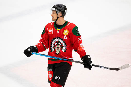 Nicklas Lasu looks dejected