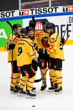 Einar Emanuelsson of Luleå celebrates scoring 0-1 with