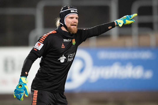 Målvakt Mathias Karlsson