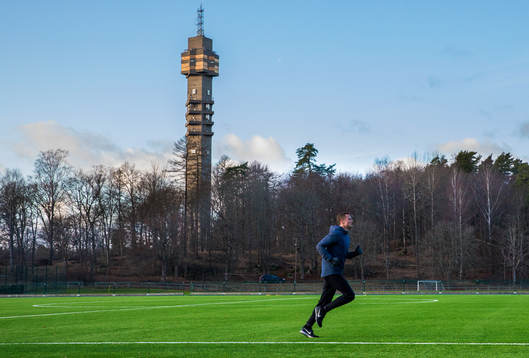 Viktor Claesson joggar