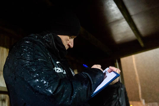 tränare Billy Magnusson antecknar