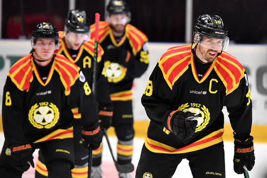 Brynäs Anton Rödin jublar