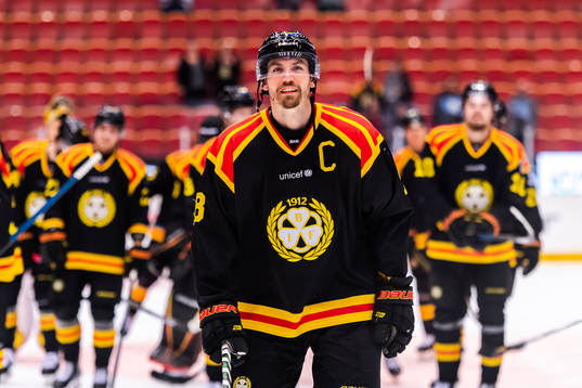 Brynäs Anton Rödin jublar