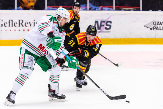 Rögles Kodie Curran och Brynäs Tomi Sallinen