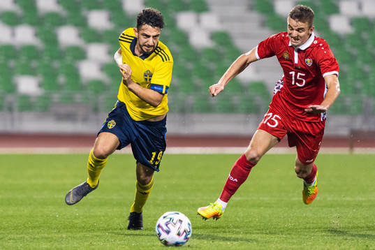 Daleho Irandust of Sweden and Sergiu Platica of Moldova