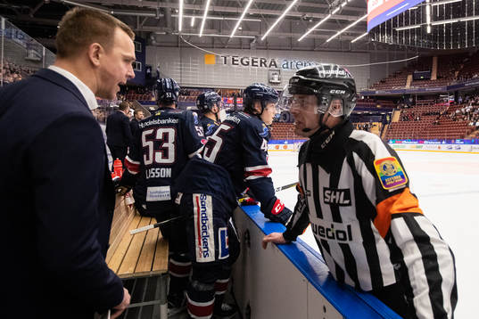Linköpings tränare Bert Robertsson och domare Mikael
