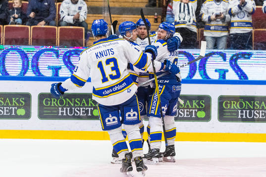 Leksands Jonas Ahnelöv jublar med lagkamrater