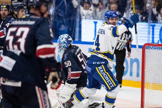 Leksands Thomas Valkvae Olsen jublar