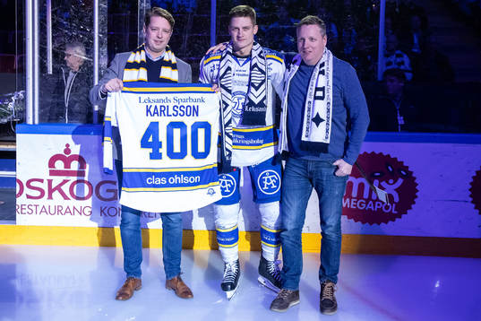 Leksands Martin Karlsson hyllas för 400 matcher här