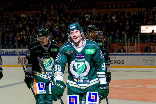 Färjestads Jesper Olofsson jublar
