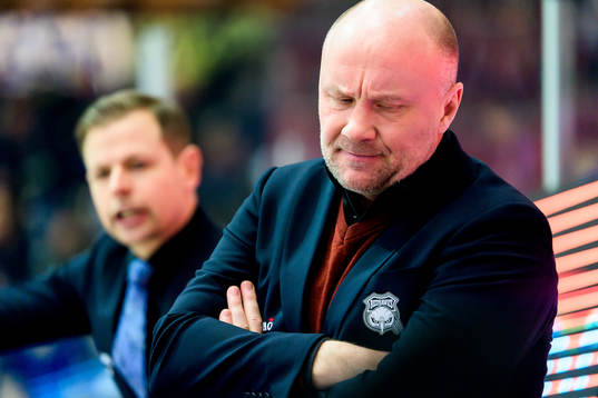 Malmö Redhawks tränare Peter Andersson deppar