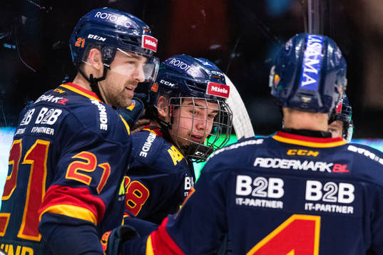 Djurgårdens Alexander Holtz jublar med Patrik –Berglund