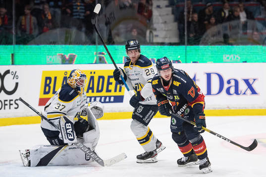 s målvakt Jonas Gunnarsson och Johannes Kinnvall