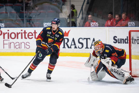 Djurgårdens Marcus Högström och målvakt Niklas Svedberg