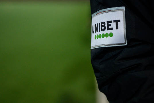 Unibets logo på en jacka