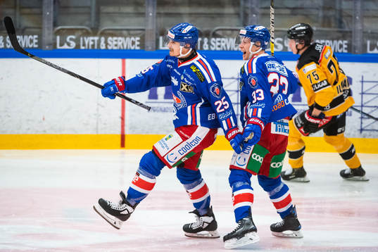 Oskarshamns Johannes Salmonsson jublar framför Filiph