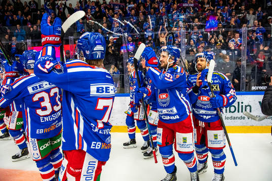 Oskarshamns spelare jublar