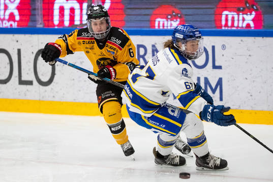 Luleås Jenni Hiirikoski och Leksands Emma Woods