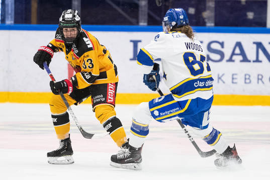 Luleås Michelle Karvinen och Leksands Emma Woods