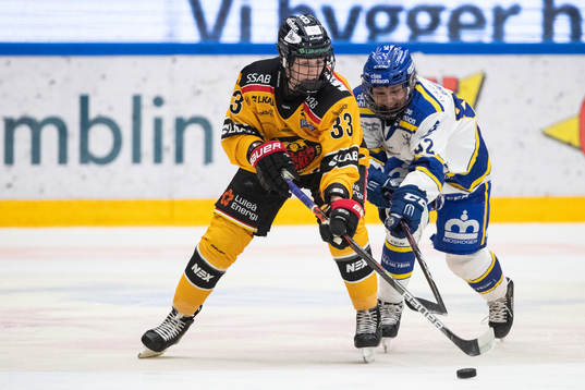 Luleås Michelle Karvinen och Leksands Betty Jouanny