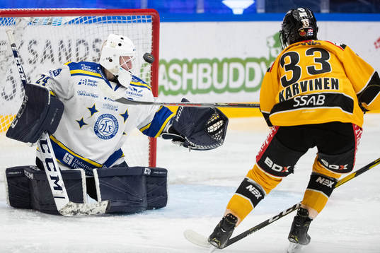 Leksands målvakt Jule Flötgen och Luleås Michelle