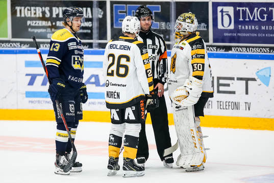 s Oscar Sundh och Patrik Norén och målvakt Gustaf