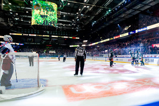 Färjestads spelare jublar