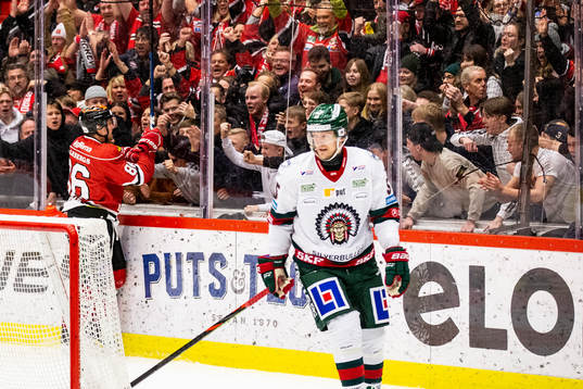 Örebros Mathias Bromé jublar