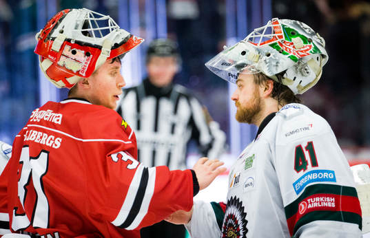 Örebros målvakt Jonas Arntzen och Frölundas målvakt