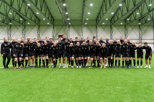 Gruppbild på Elfsborgs dam- och herrlag