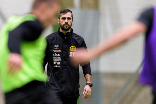 Herrlagets assisterande tränare Emir Bajrami