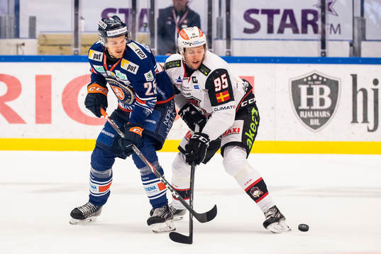 Växjös Linus Nässén och Malmö Redhawks Carl Persson