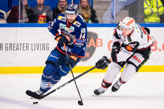 Växjös Emil Pettersson och Malmö Redhawks Lars Bryggman