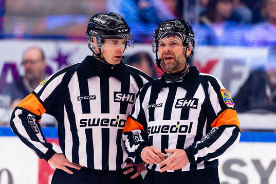 Domare Mikael Andersson och Domare Patrik Sjöberg