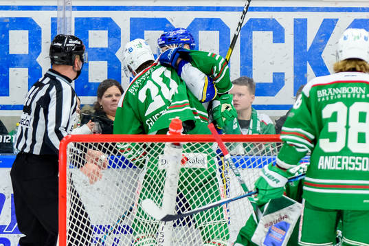 Rögles Hampus Gustafsson och Leksands Spencer Abbott i