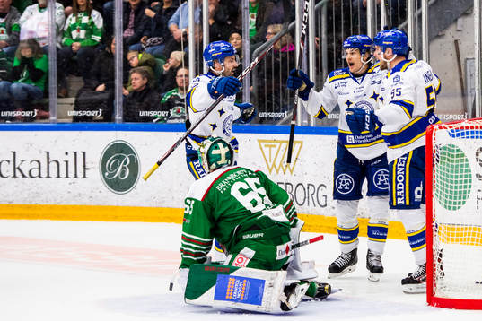 Leksands Jonas Ahnelöv (h) jublar