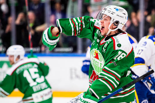 Rögles Dominik Bokk jublar