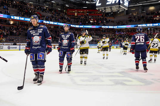 Linköpings Anton Mylläri och Andrew Gordon deppar och