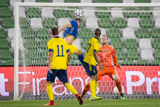 Florian Lashaj of Kosovo and goalkeeper Peter Abrahamsson