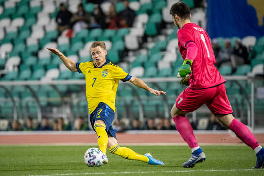 Simon Hedlund of Sweden