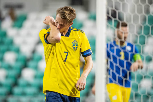 Simon Hedlund of Sweden celebrates