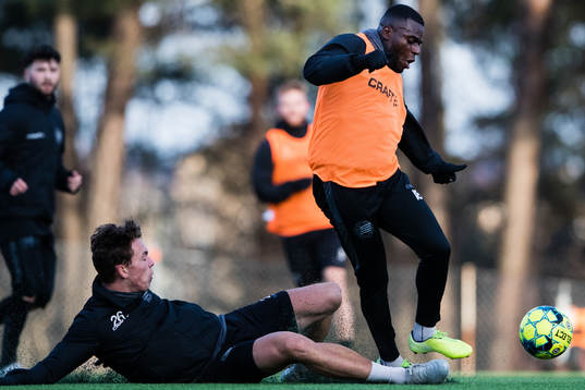 Hammarbys Kalle Björklund och Filston Mawana