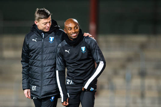 Malmö FFs tränare Jon Dahl Tomasson och Fouad Bachirou
