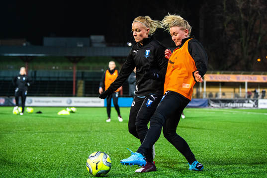 Malmö FFs Melina Skarström och Andrea Sjögren