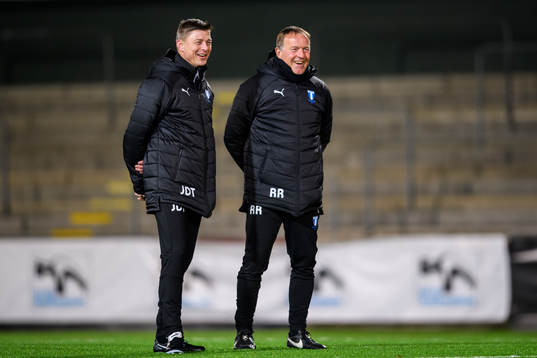 Tränare Jon Dahl Tomasson och assisterande tränare Remy