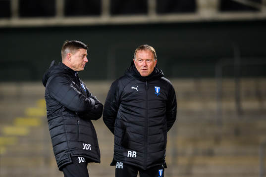 Tränare Jon Dahl Tomasson och assisterande tränare Remy