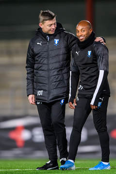 Tränare Jon Dahl Tomasson och Fouad Bachirou