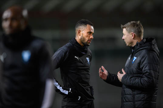 Isaac Kiese Thelin och tränare Jon Dahl Tomasson