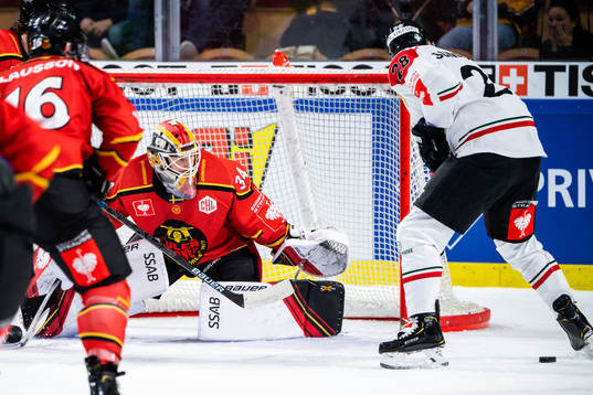 Goalkeeper Joel Lassinantti of Luleå and Johan Sundström