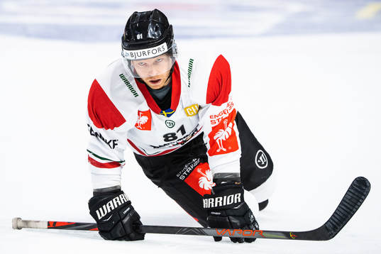 Ryan Lasch of Frölunda looks dejected